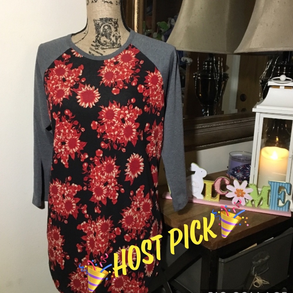 🎉HOST PICK🎉LuLaRoe 3/4 Sleeve Baseball Sleeve